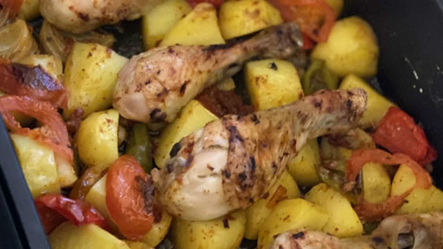 Ana Yemeklere: Fırında Tavuk Patates