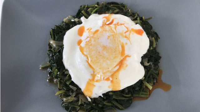 Hem Kahvaltıya Hem Akşam Yemeğine: Yumurtalı Ispanak
