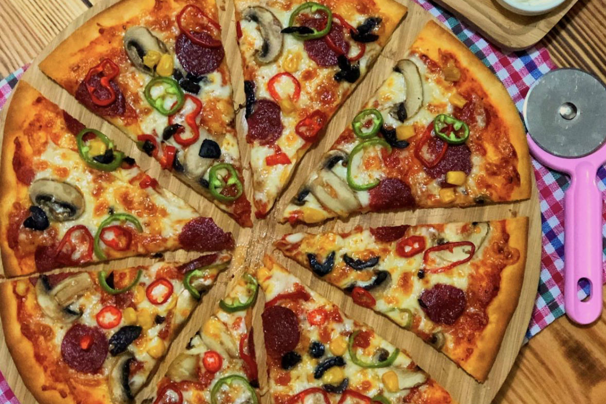 Bir Dilimi Yetmez: Ev Yapımı Pizza