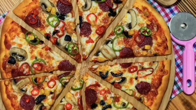 Bir Dilimi Yetmez: Ev Yapımı Pizza