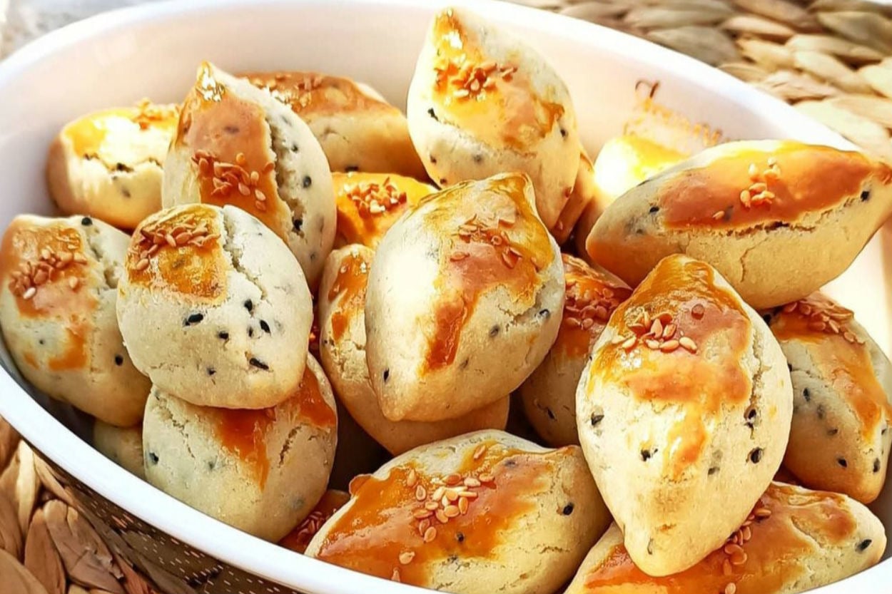 Günlerce Bayatlamayan: Çörek Otlu Tuzlu Kurabiye