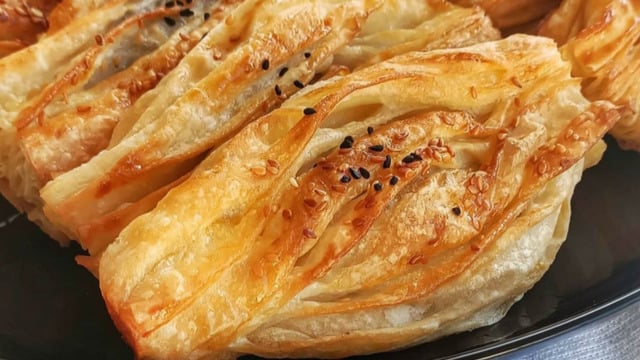 İçi Pırasalı: Pileli Börek