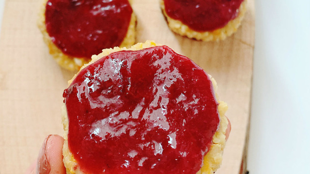 Kaju Kremasıyla: Frambuazlı Pişmeyen Cheesecake