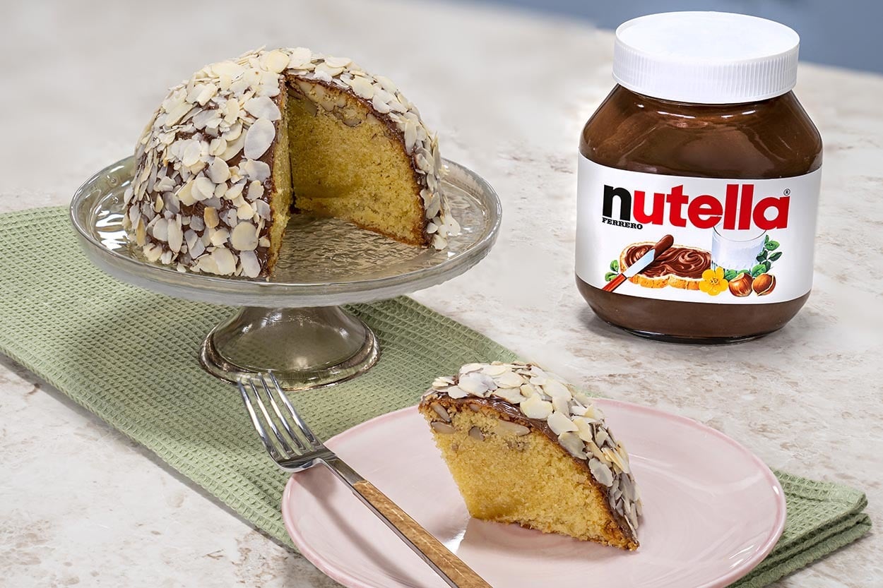Pasta Kıskandırır: Nutella'lı ve Bademli Kek