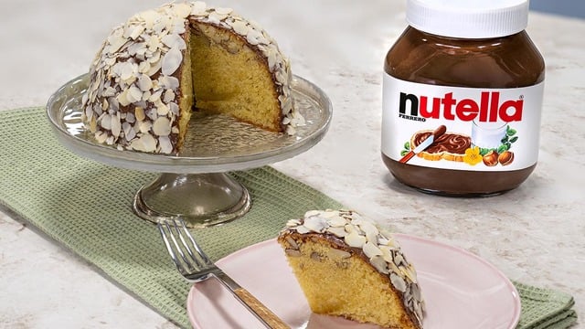 Pasta Kıskandırır: Nutella'lı ve Bademli Kek