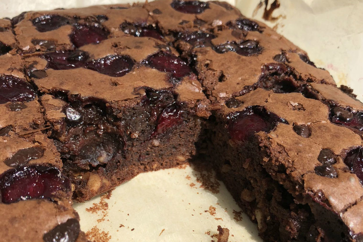 Enfes Mayhoş Aromasıyla: Vişneli Çikolatalı Brownie
