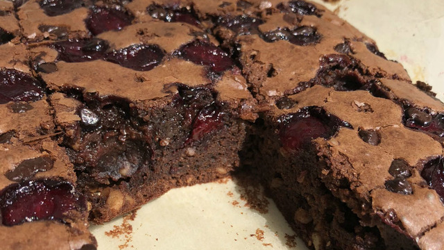 Enfes Mayhoş Aromasıyla: Vişneli Çikolatalı Brownie