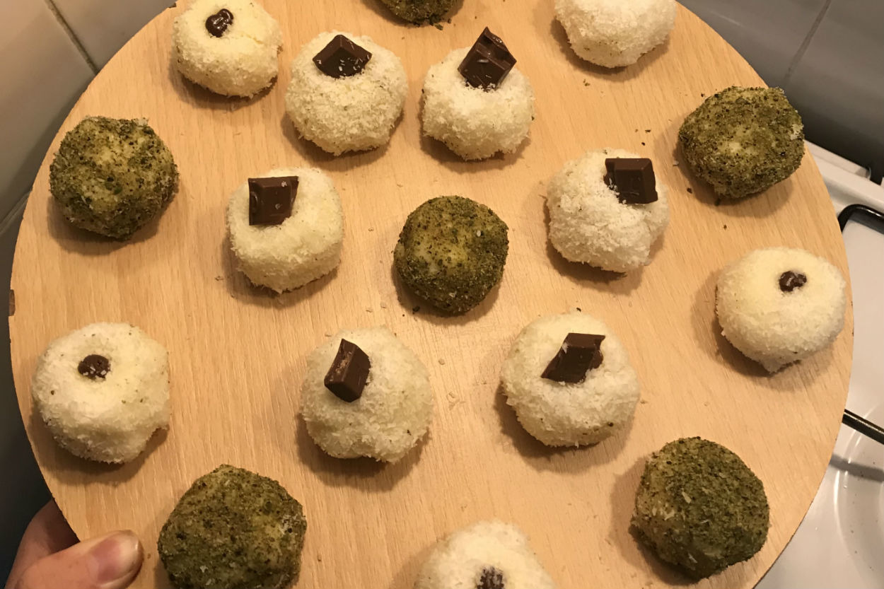 Beş Dakikada Hazır: İrmik Topları