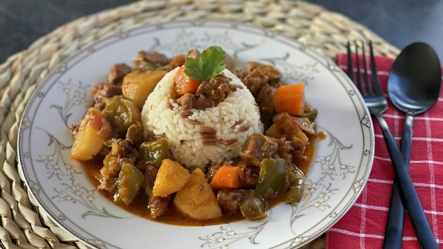 Yumuşacık Etiyle: Tas Kebabı