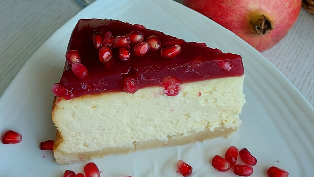 Bereketin Simgesi: Narlı Cheesecake