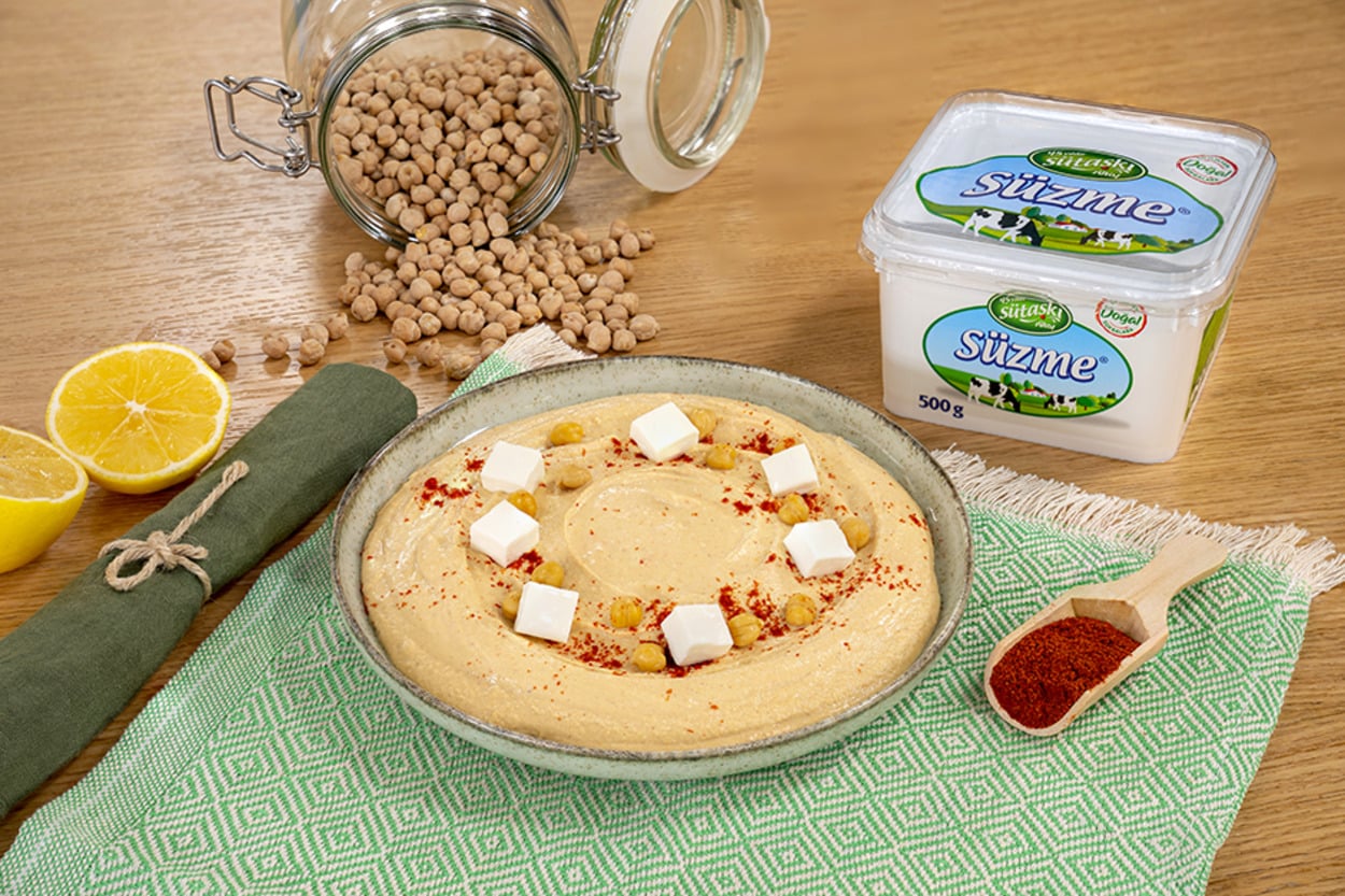 Kadife Gibi: Süzme Peynirli Humus