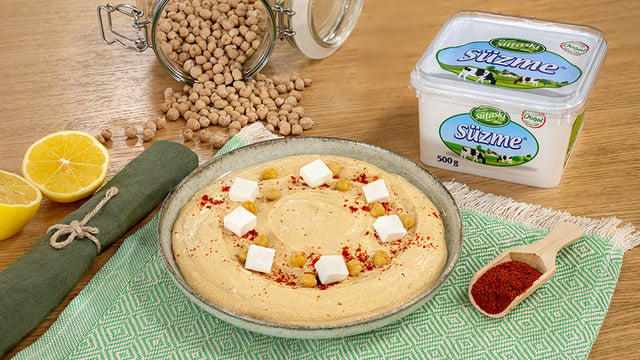 Kadife Gibi: Süzme Peynirli Humus