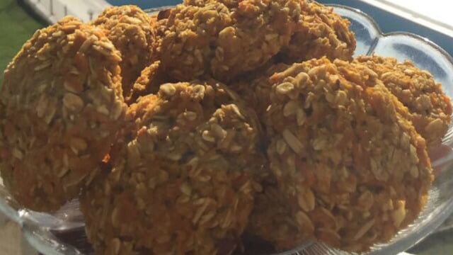 Az Kalorili: Yulaflı Havuçlu Kurabiye