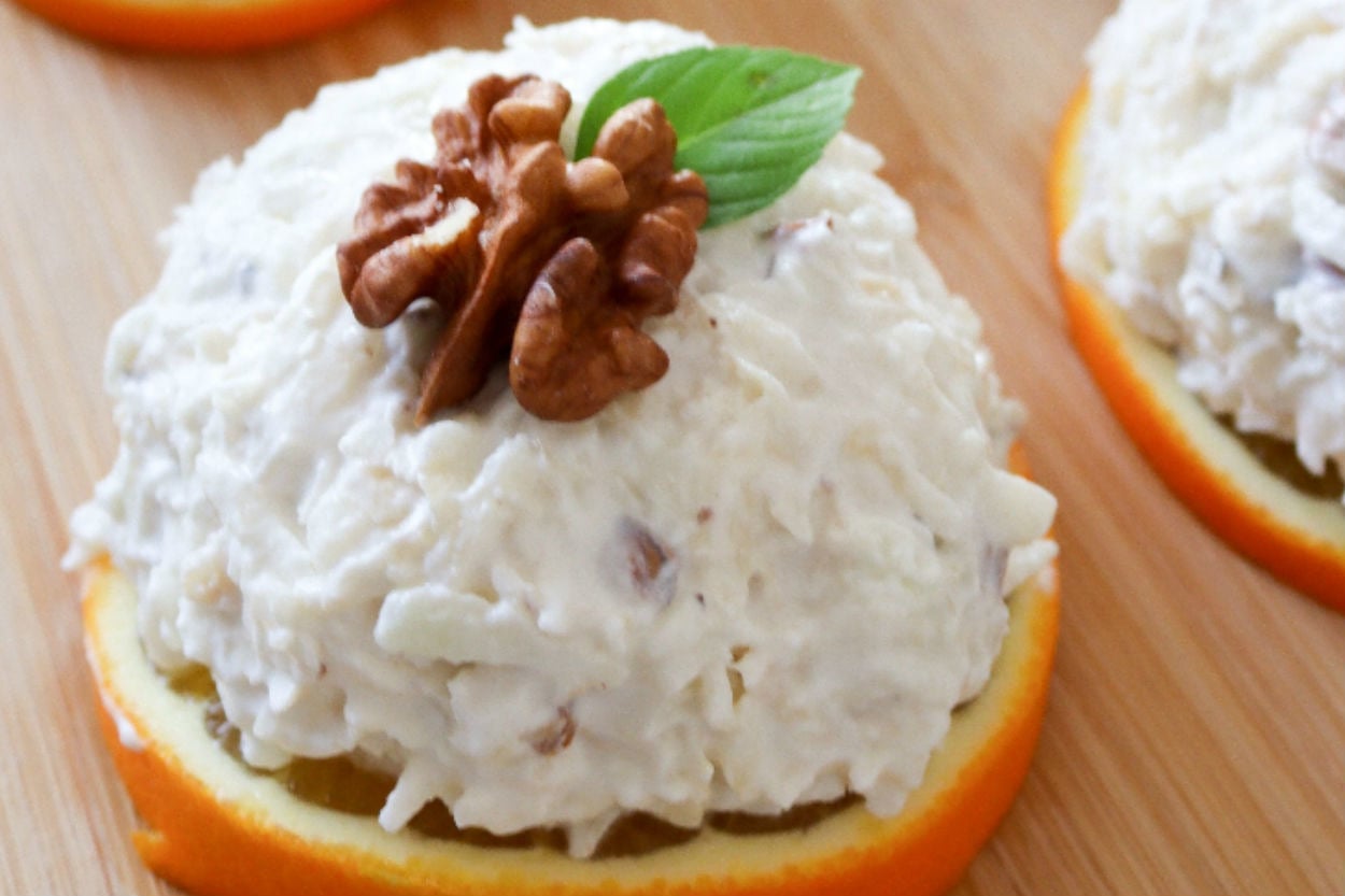 Farklı Sunumuyla: Elmalı Kereviz Salatası