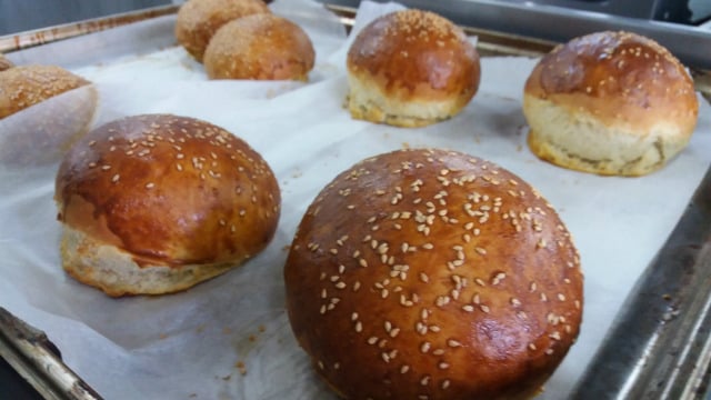 Benzersiz Dokusuyla: Hamburger Ekmeği