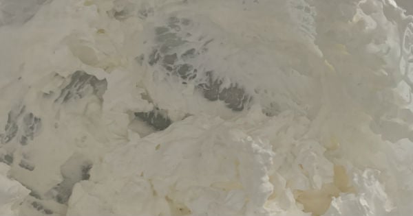beyaz-cikolatali-muss-adim-2
