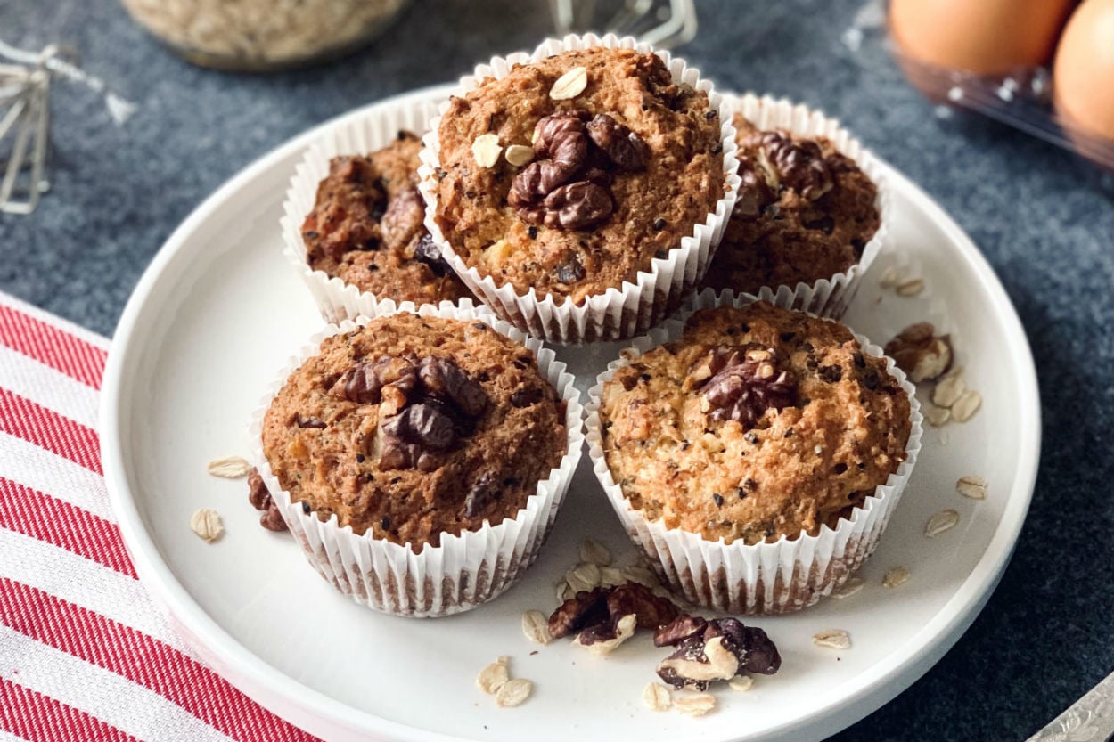 Tuzlu Sevenlere: Yulaflı Peynirli Muffin