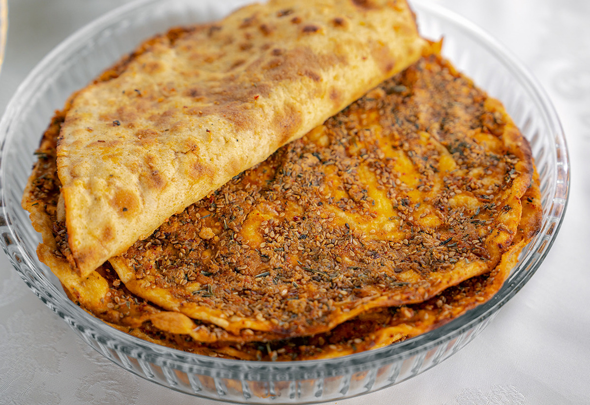 İncecik Hamuruyla: Adana Usulü Biberli Ekmek Tarifi