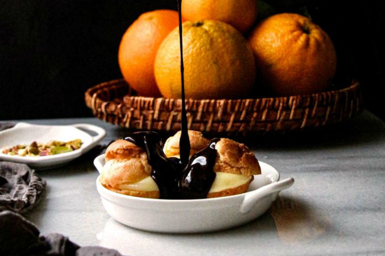 Sevmeyeni Yok: Çikolata Soslu Profiterol