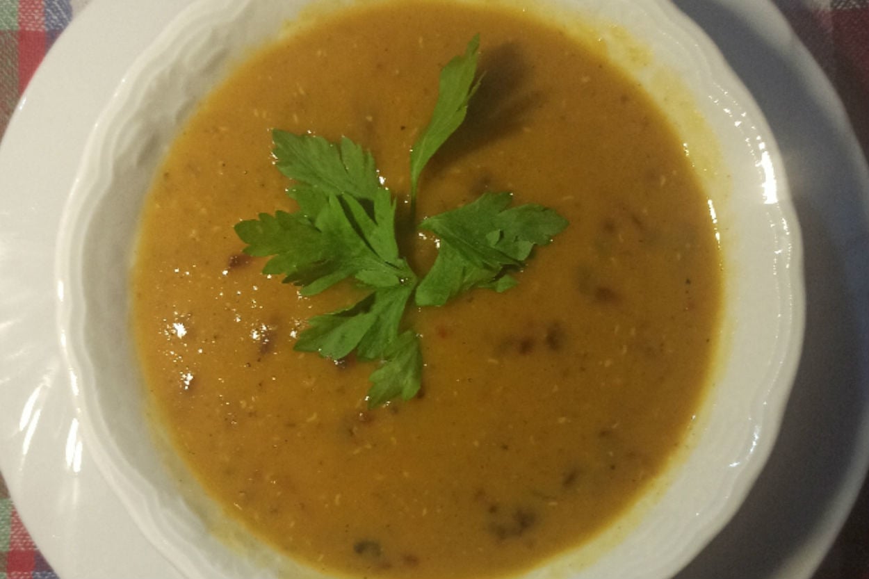 Kışın Vazgeçilmezi Olacak: Karamelize Soğanlı Mercimek Çorbası