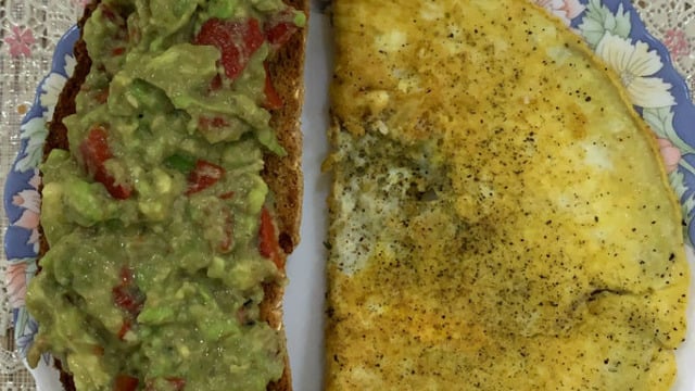 Ekmeğin Üstüne: Limonlu Avokado Sos