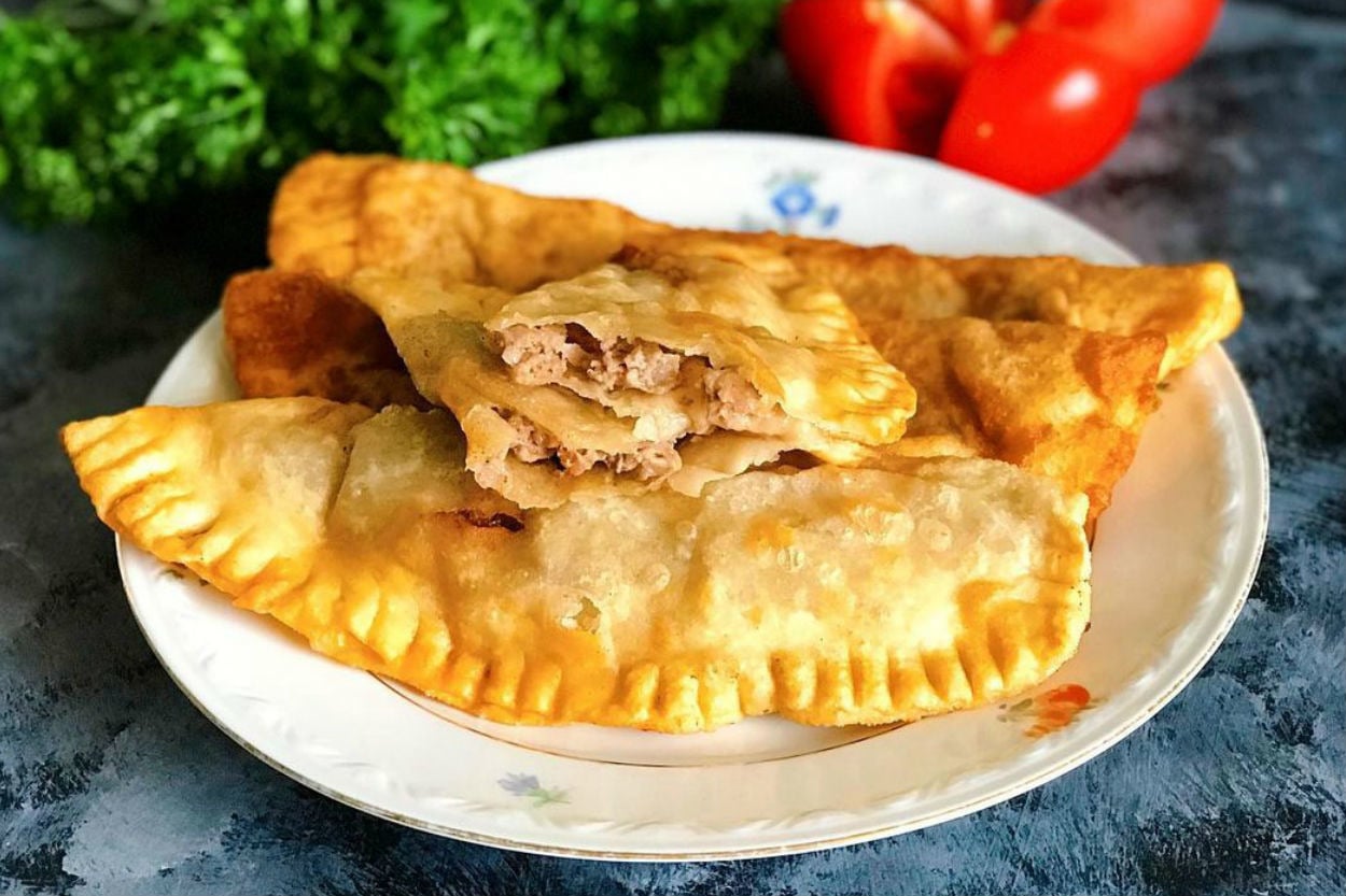 Herkesin Çok Sevdiği: Çibörek (Çiğ Börek)