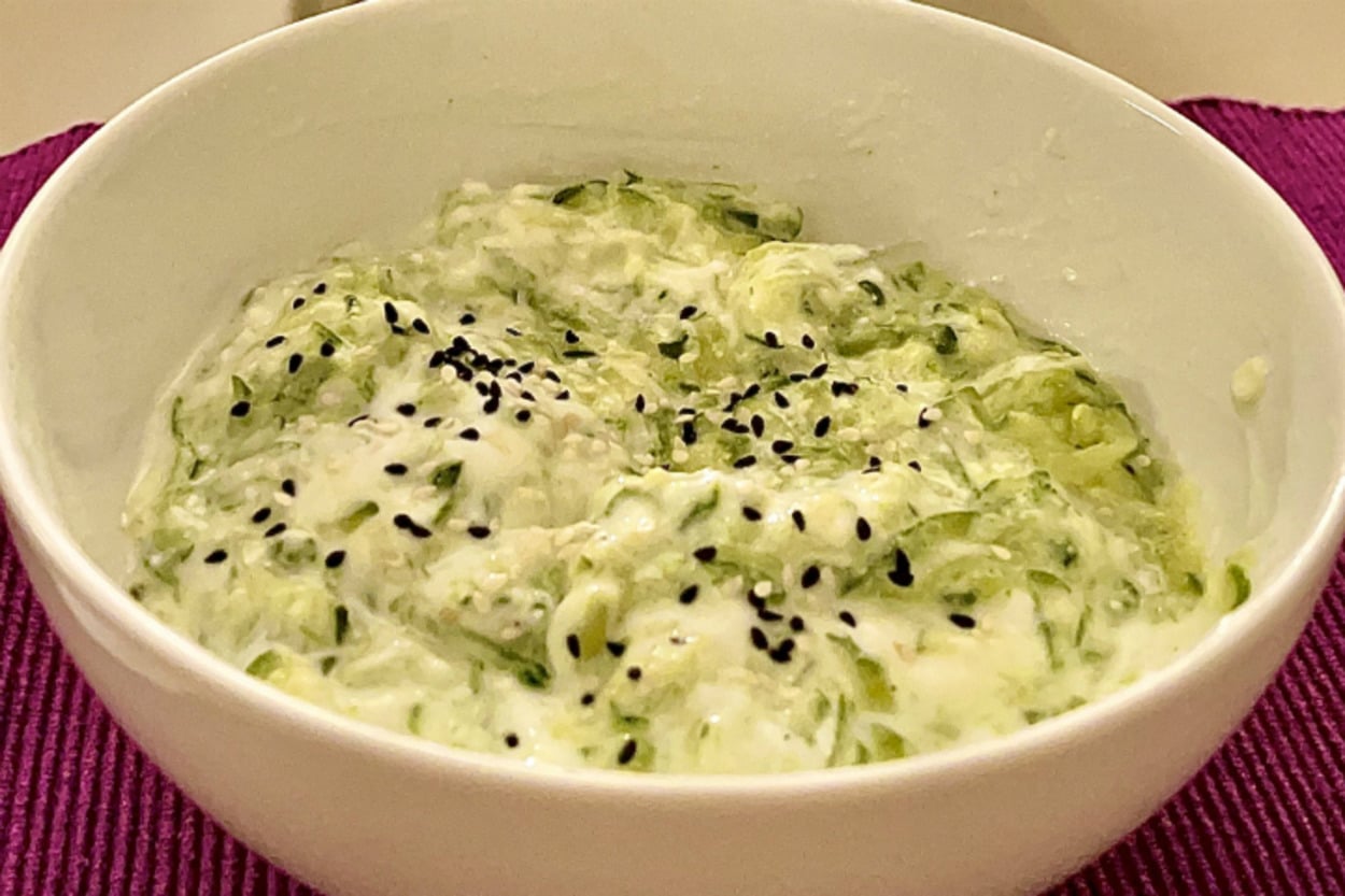 Yağsız ve Hafif: Susamlı Kabak Salatası