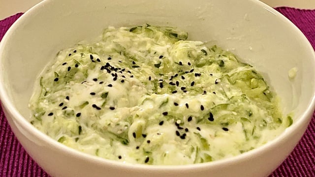 Yağsız ve Hafif: Susamlı Kabak Salatası