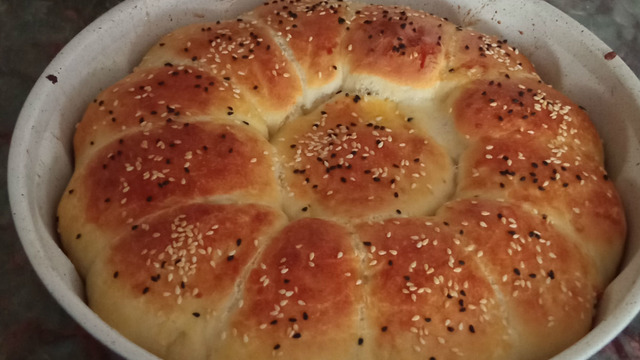 Peynir Altı Suyuyla: Pratik Pofuduk Poğaça