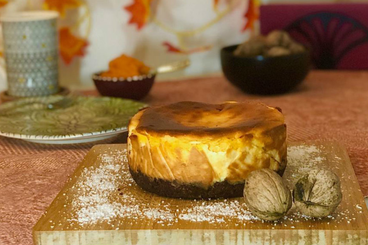 Bir Oturuşta Bitirmelik: Bal Kabaklı Yanık Cheesecake