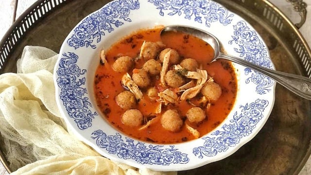 Çok Doyurucu: Tavuklu Topalak Çorbası