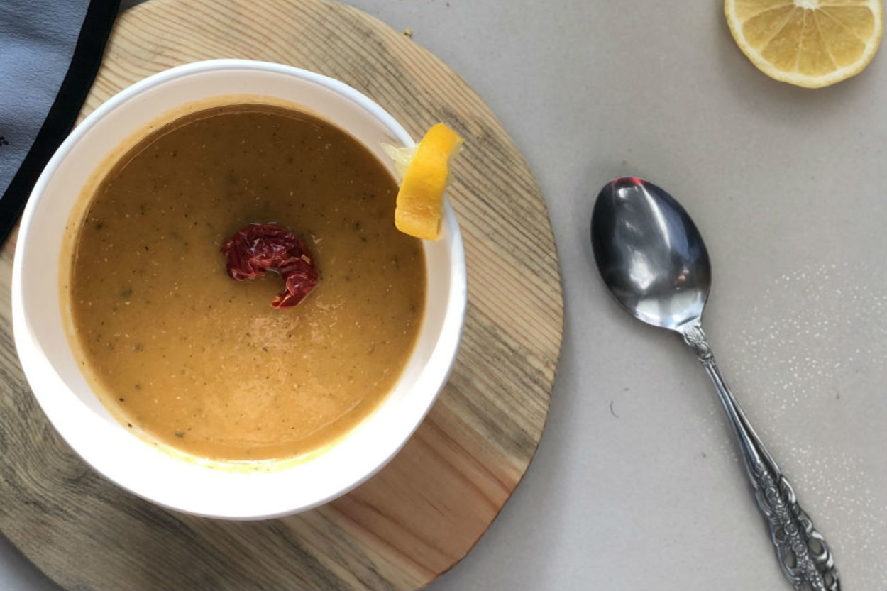 Her Kaşığı Lezzet Dolu: Bal Kabaklı Mercimek Çorbası