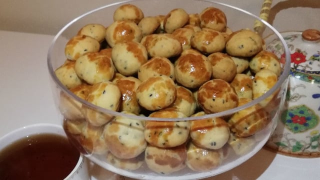 Demli Çayın Yanına: Çörek Otlu Misket Kurabiye