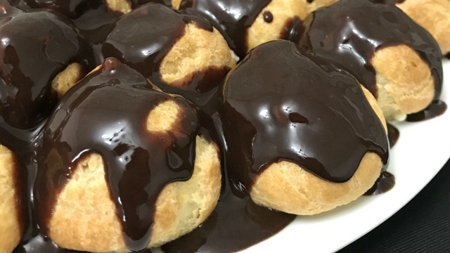İpeksi Kremasıyla: Bol Çikolata Profiterol