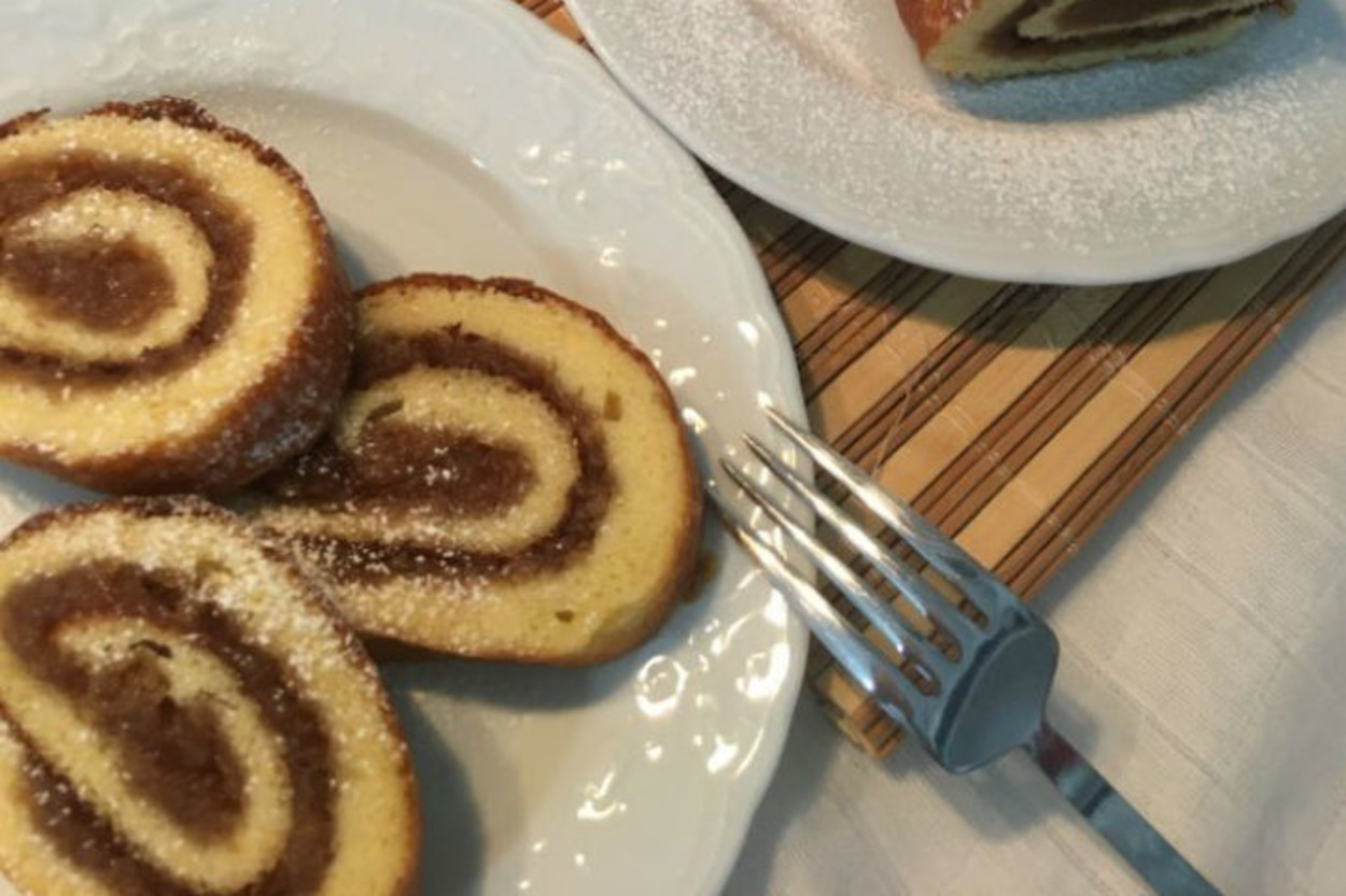 Tarçın Kokulu: Elmalı Rulo Kek