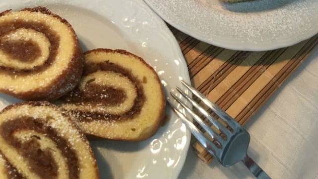 Tarçın Kokulu: Elmalı Rulo Kek