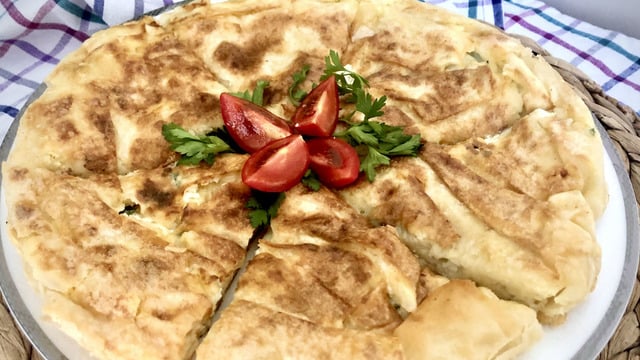Pratik Kahvaltılara: Tava Böreği