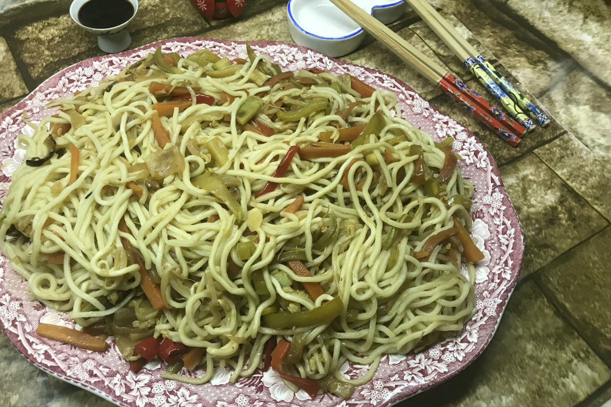 Aile Sofralarına: Sebzeli Noodle