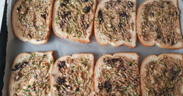 firinda-zeytinli-kizarmis-ekmek2
