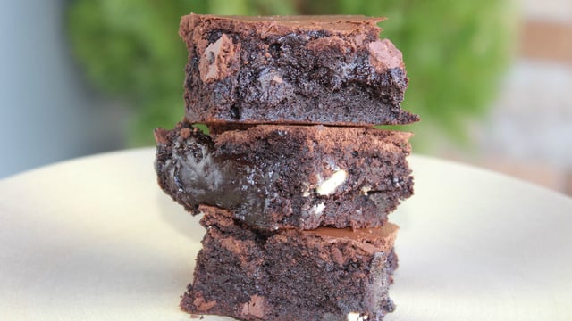 Yoğun Lezzet: Bol Çikolatalı Brownie