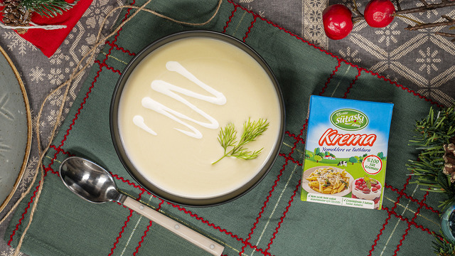 Enfes Uyum: Kremalı Pırasa ve Patates Çorbası