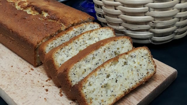 Mis Kokulu, Çıtır Dokulu: Haşhaşlı Limonlu Kek