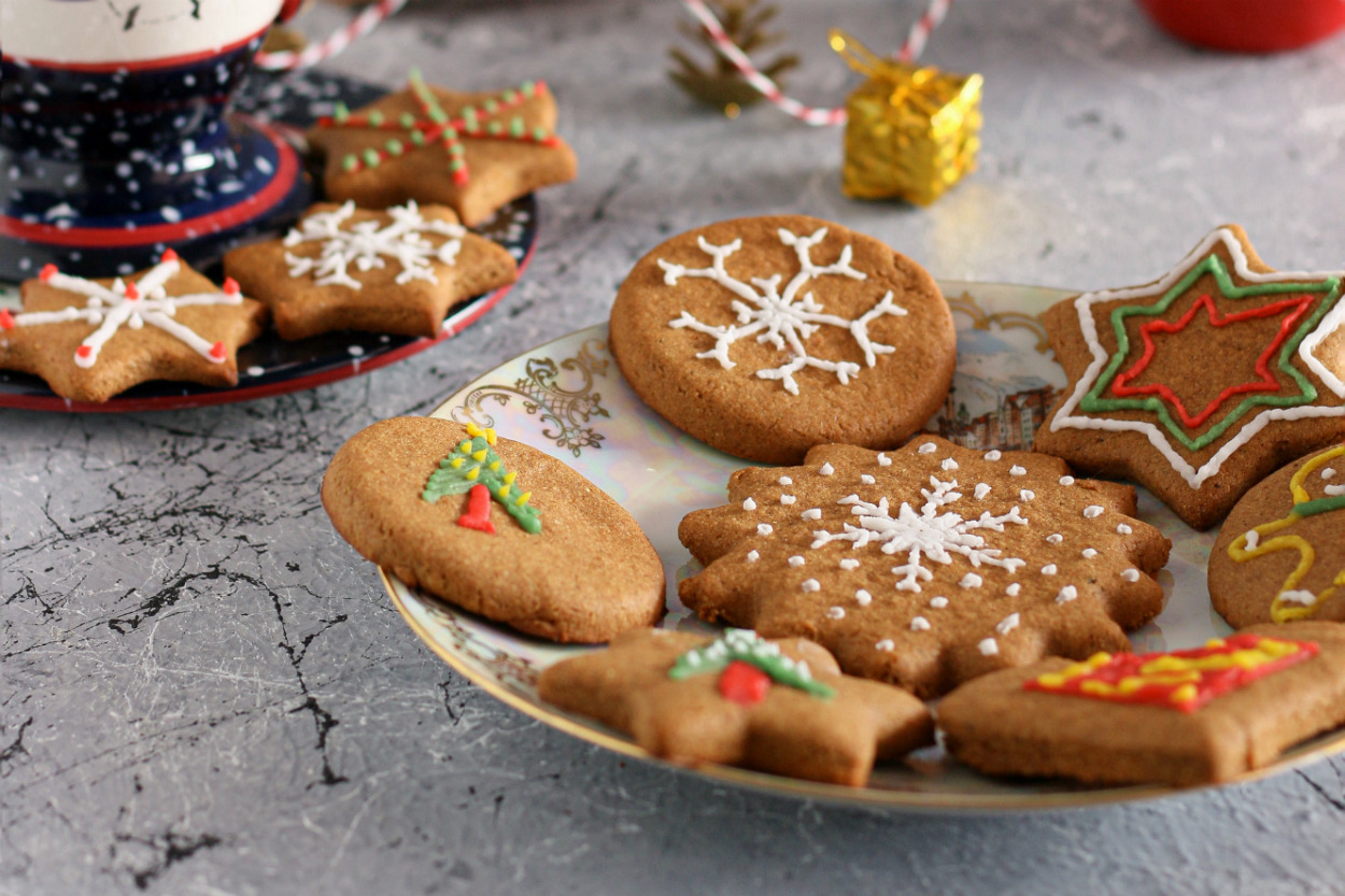 Yeni Yıl Ruhuyla: Rafine Şekersiz Gingerbread Kurabiye