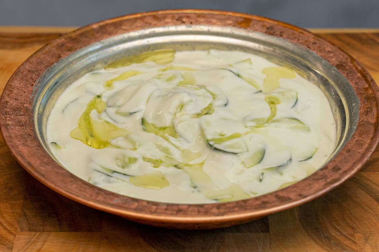 Her Yemeğin Yanında Gider: Cacık