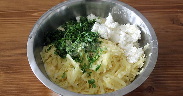 borek-tadinda-patates-mucver-asama-2