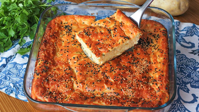 Üstelik Fırında: Börek Tadında Patates Mücveri