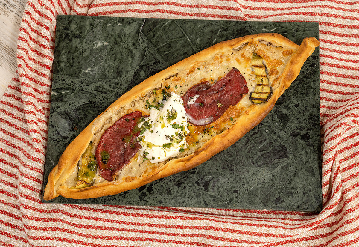 Bu Pide Başka: İtalyan Peynirli Gurme Pide Tarifi