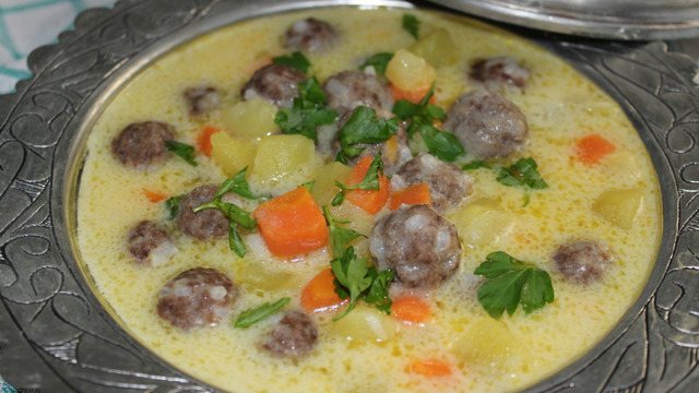 Lezzeti Suyunda: Terbiyeli Ekşi Köfte