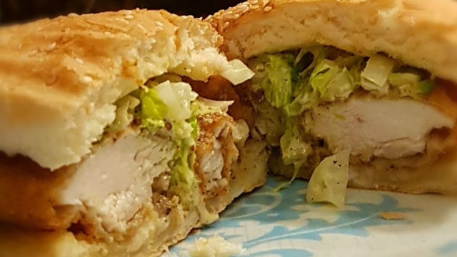 Bir Tane Asla Yetmez: Tavuk Burger