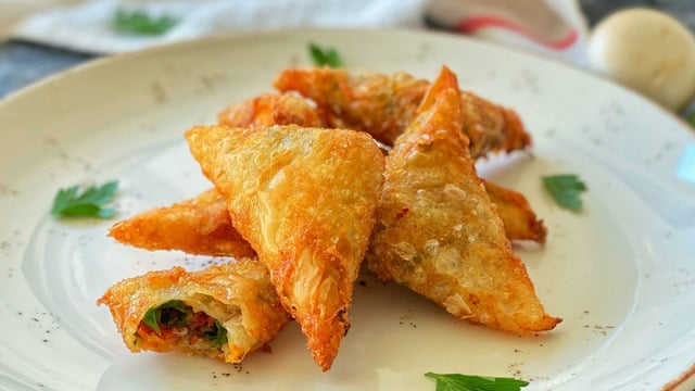 Tadı Enfes: Sütlü Çıtır Muska Böreği
